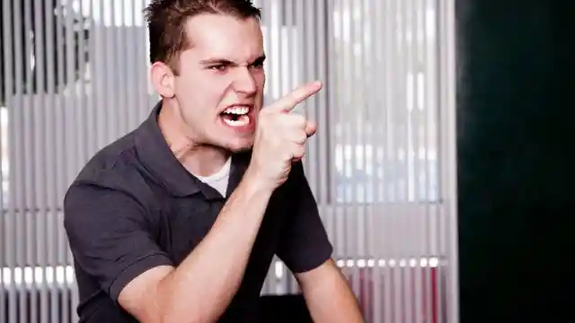 Haciéndose el estúpido