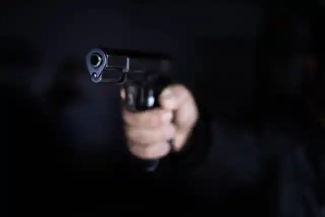 Alan Tem Uma Arma