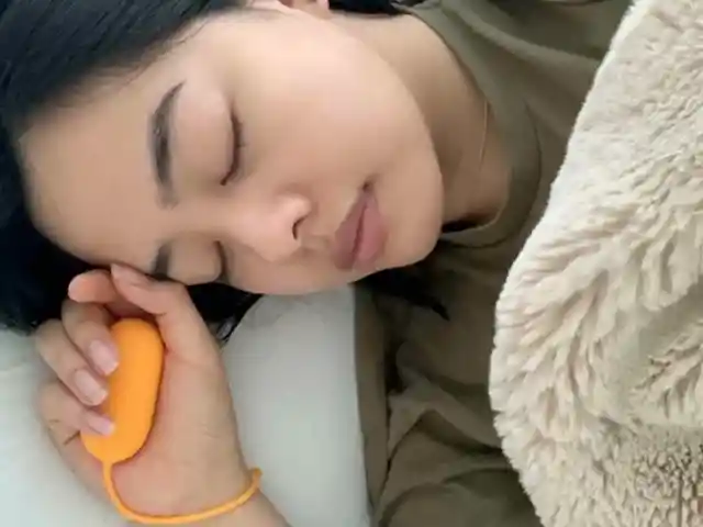 Chill Pill – The Handheld Device That Helps You Fall Asleep In Minutes