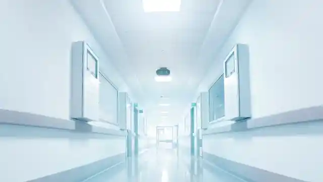 Al Final Del Pasillo