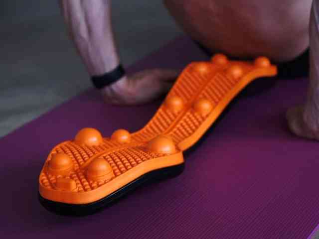 Trigger Point Rocker – Feel Good & Build Muscle