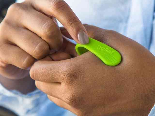 Aculief – Woman Shocks The Internet By Curing Her Migraine With A 1,000-Year-Old Trick