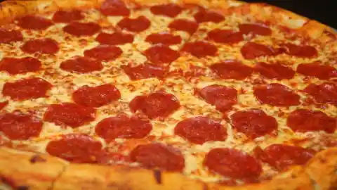 Wife’s Surprise Visit to Husband’s Beloved Restaurant Unveils Unexpected Twist