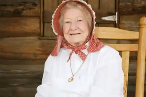 Oma Ist Zu Hause
