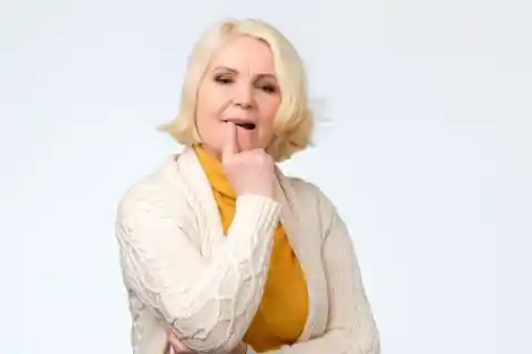 Una Sonrisa Burlona