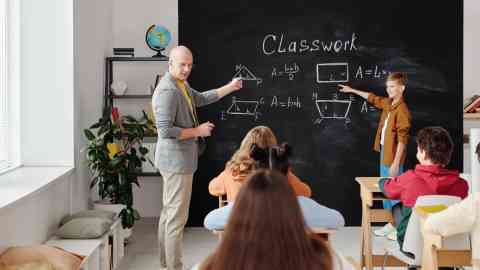 EL PROFESOR SUSTITUTO