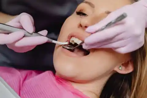 El dentista la retrasó