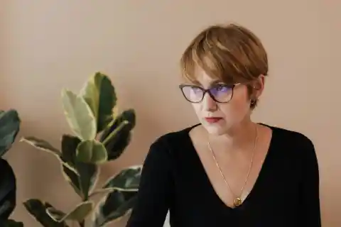 Alistándose