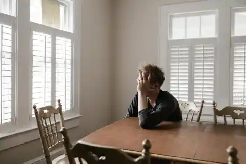 Escondiéndose Tras Su Menú 