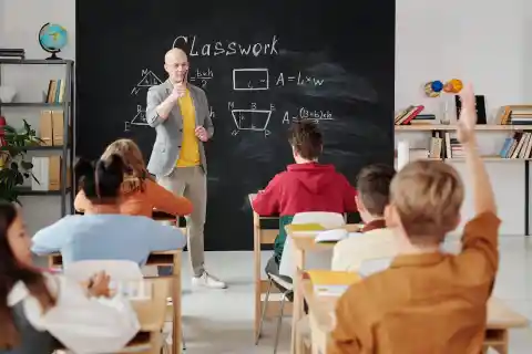 Sacarlo De La Escuela