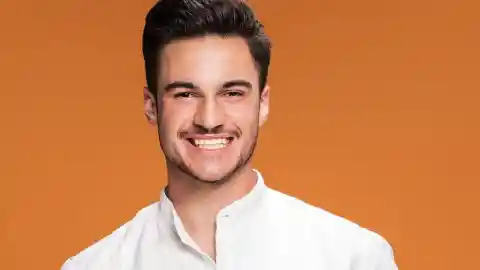 Destacou-se Da Multidão