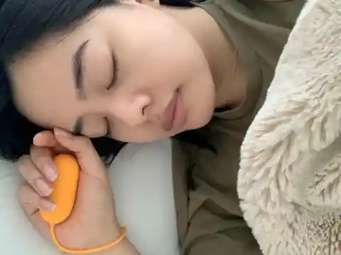 Chill Pill – The Handheld Device That Helps You Fall Asleep In Minutes