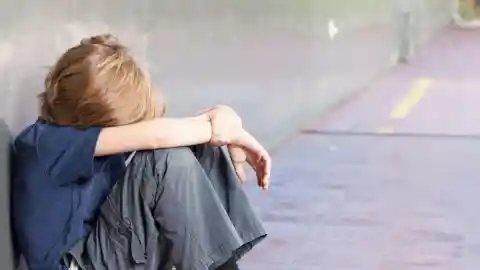 Niño Sufre De Bullying, Un Héroe Inesperado Lo Ayuda