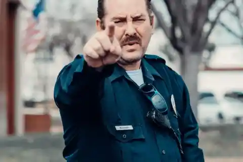 Muy común