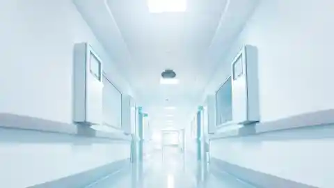 Al Final Del Pasillo