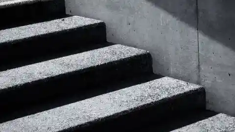Descendiendo A La Locura