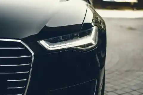 Um Carro Chega