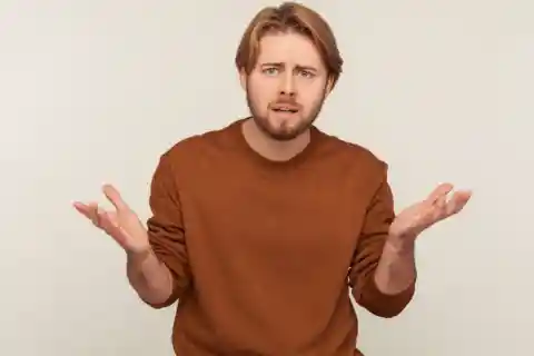 Escondiendo algo