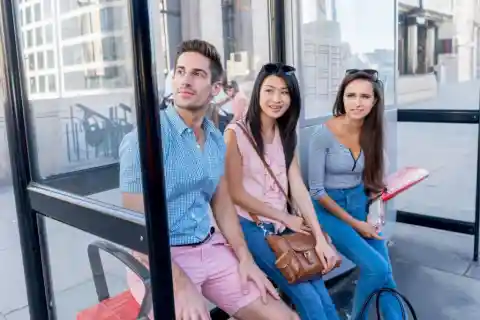 Esperando el autobús