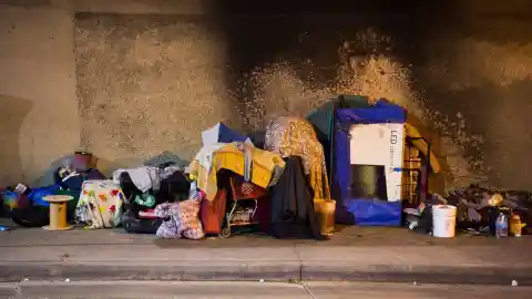 Amabilidad Por Todo El Mundo 