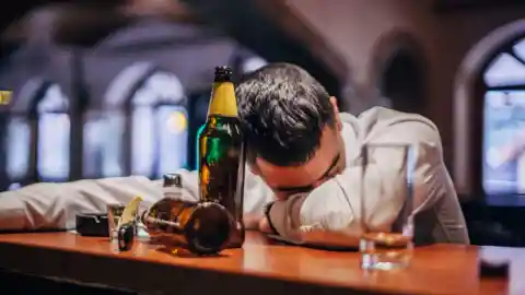 Ginebra O Whisky