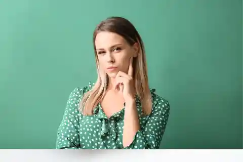 Aún Sospechosa